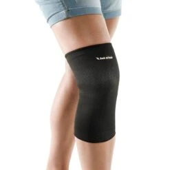 Back On Track Classic Line Therapueutic 2 Way Stretch Knee Brace - Black -Riding Apparel Store 539805 800 800